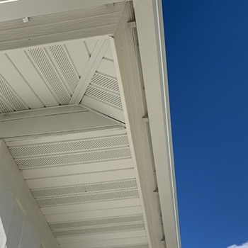 How Do Seamless Gutters Compare to Sectional Gutters in Harsh Minnesota Weather?
